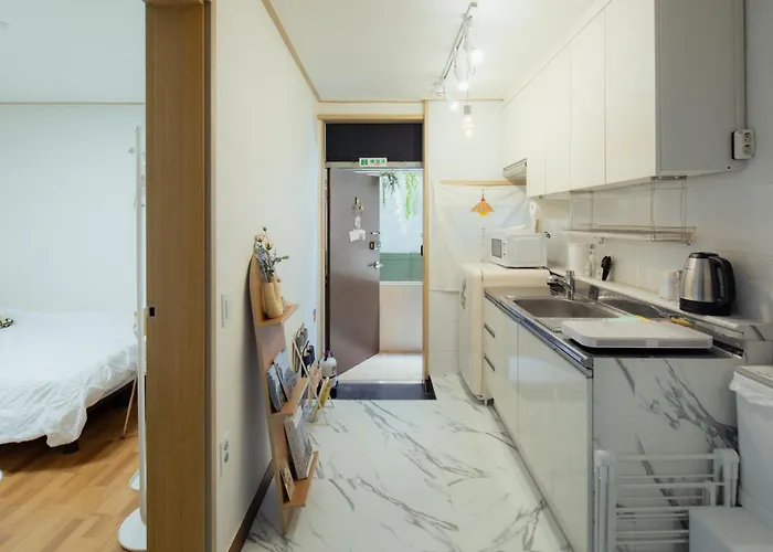 Clover Nest 5 Minutes From Konkuk Station 1st Floor *
