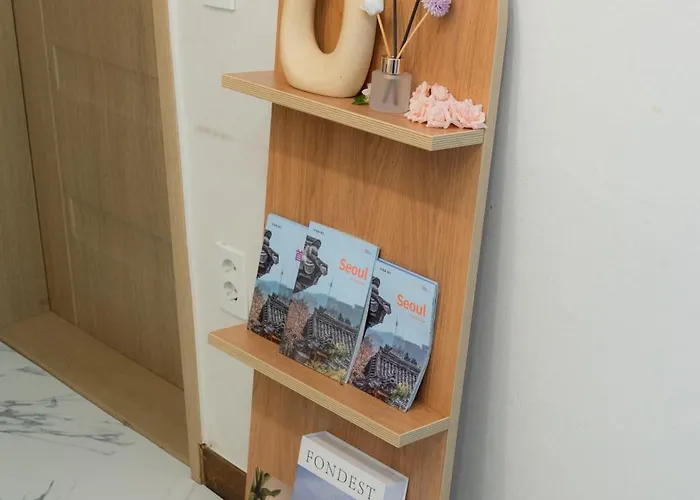 Clover Nest 5 Minutes From Konkuk Station 1st Floor *