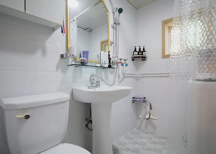 Clover Nest 5 Minutes From Konkuk Station 1st Floor *